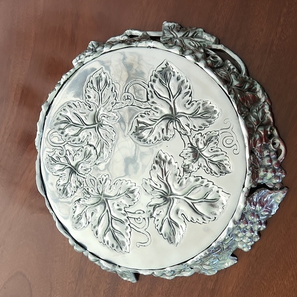 Arthur Court Grapevine platter. Excellent condition. - Picture 5 of 5